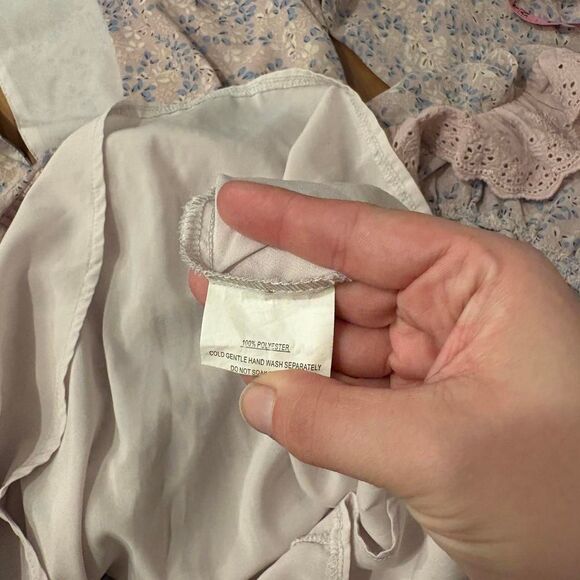 Ruffle bell sleeve flowy boho minidress w tiered lace ruffles and deep v neck - Picture 7 of 8